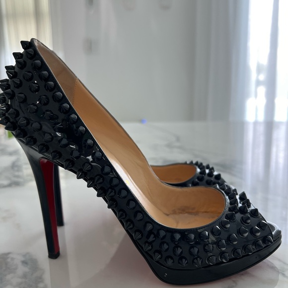 Beautiful Fashion authentic CL heels✨ - Picture 3 of 11